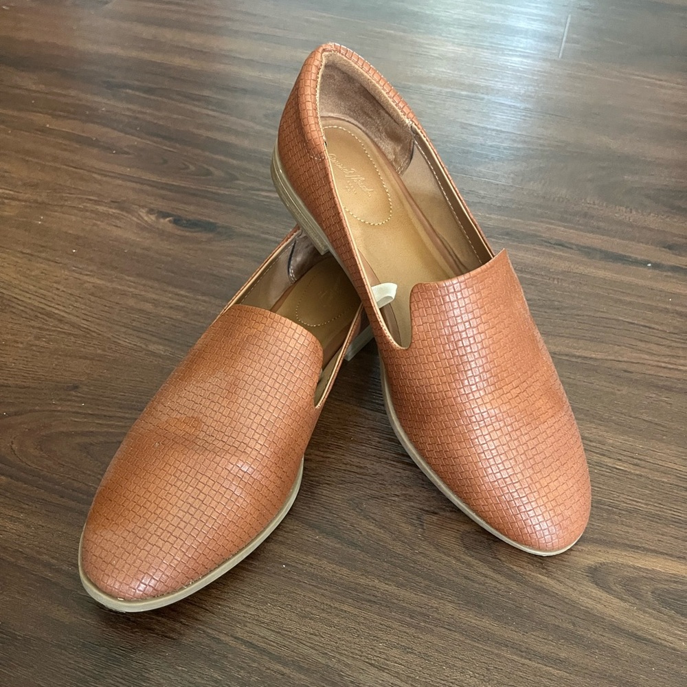 Universal Thread Textured Brown Loafers